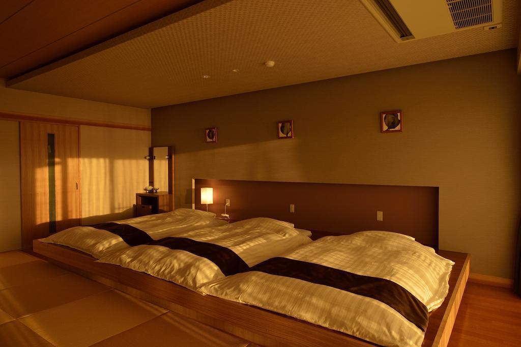 ホテルKosensou 諏訪市 エクステリア 写真